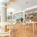 Pierre & Premium Les Calanques Des Issambres Hotel apartamentowy 4*