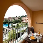 Pierre & Premium Les Calanques Des Issambres Hotel apartamentowy 4*