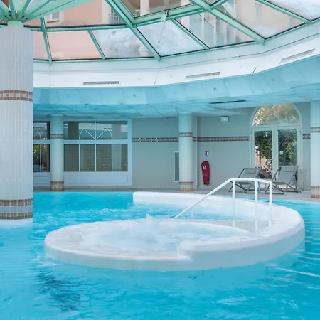 Pierre & Premium Les Calanques Des Issambres Hotel apartamentowy 4*