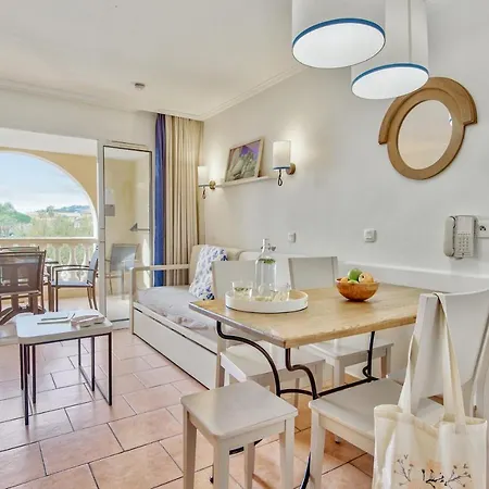 Pierre & Premium Les Calanques Des Issambres Hotel apartamentowy 4*