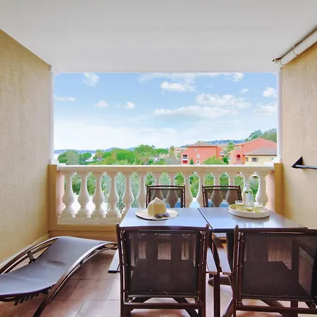 Hotel apartamentowy Pierre & Premium Les Calanques Des Issambres 4*