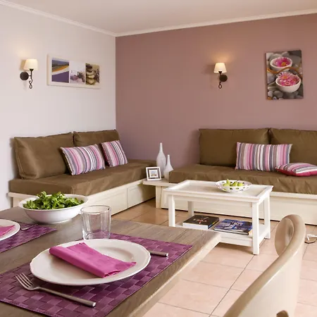 아파트호텔 Pierre & Premium Les Calanques Des Issambres 4*