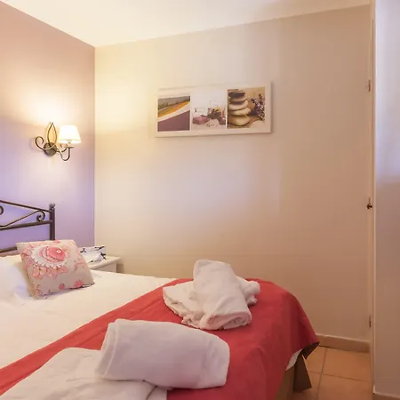 아파트호텔 Pierre & Premium Les Calanques Des Issambres 4*