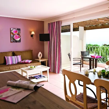 아파트호텔 Pierre & Premium Les Calanques Des Issambres 4*
