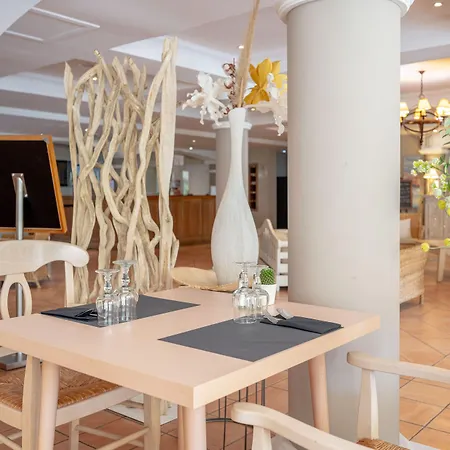Pierre & Premium Les Calanques Des Issambres 4* 레지상브르
