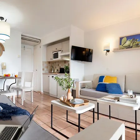 Pierre & Premium Les Calanques Des Issambres 아파트호텔 4*
