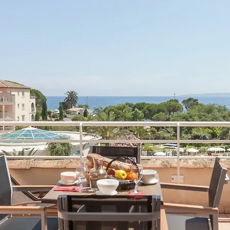 Hotel apartamentowy Pierre & Premium Les Calanques Des Issambres 4*